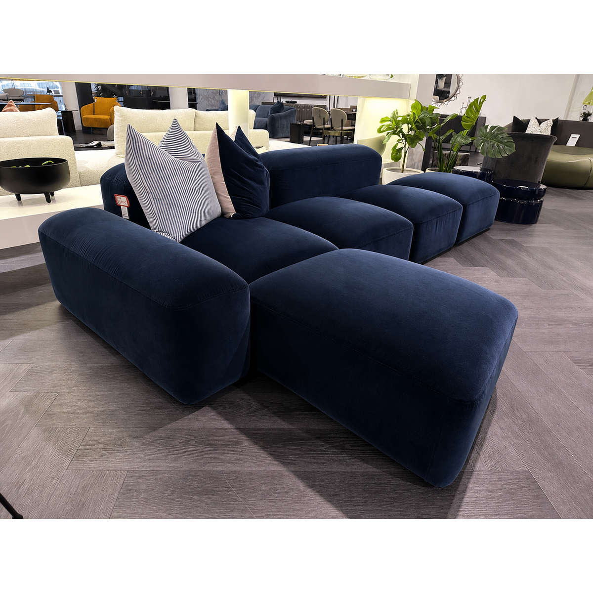 Amura Lapis Sofa