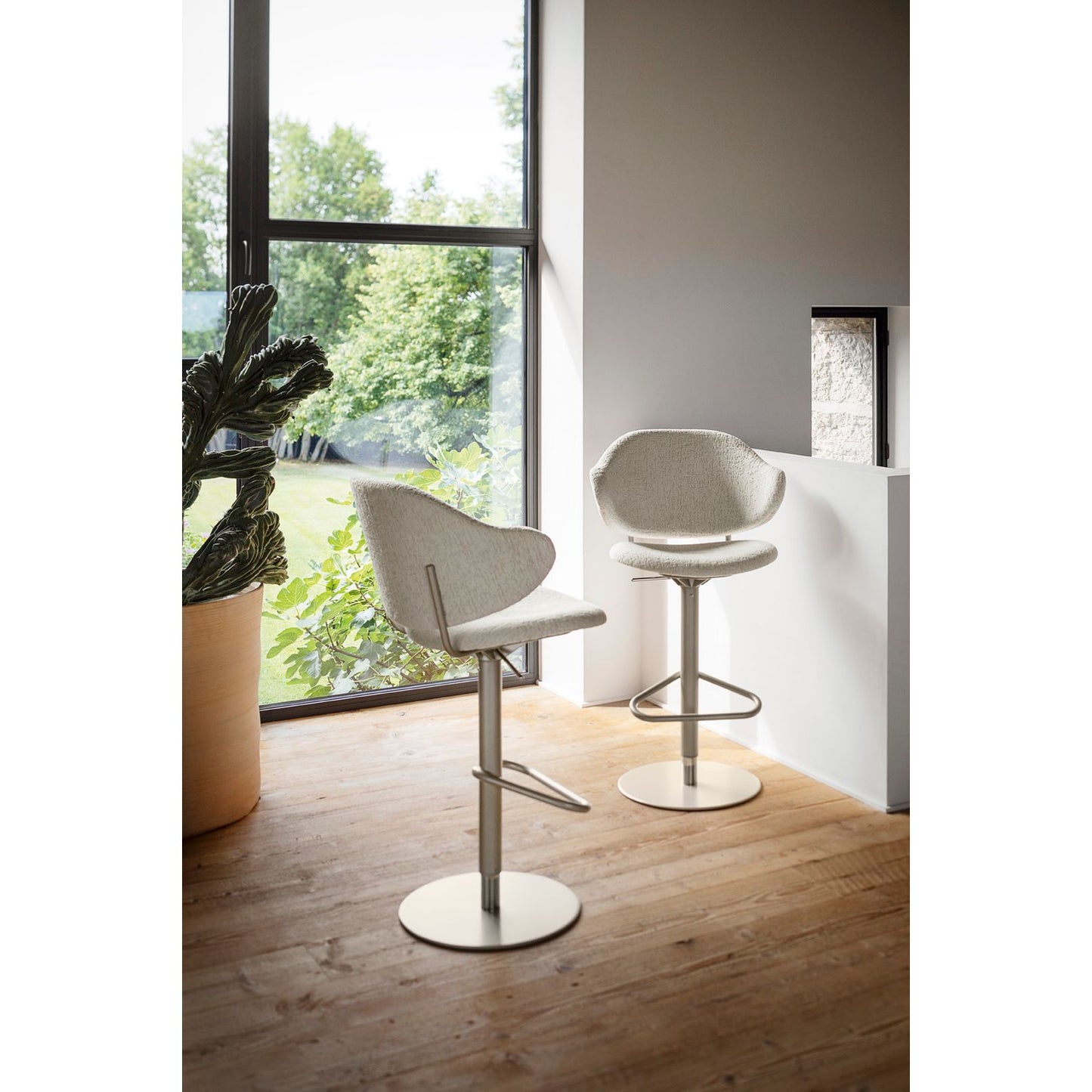 Holly Gas Lift Stool