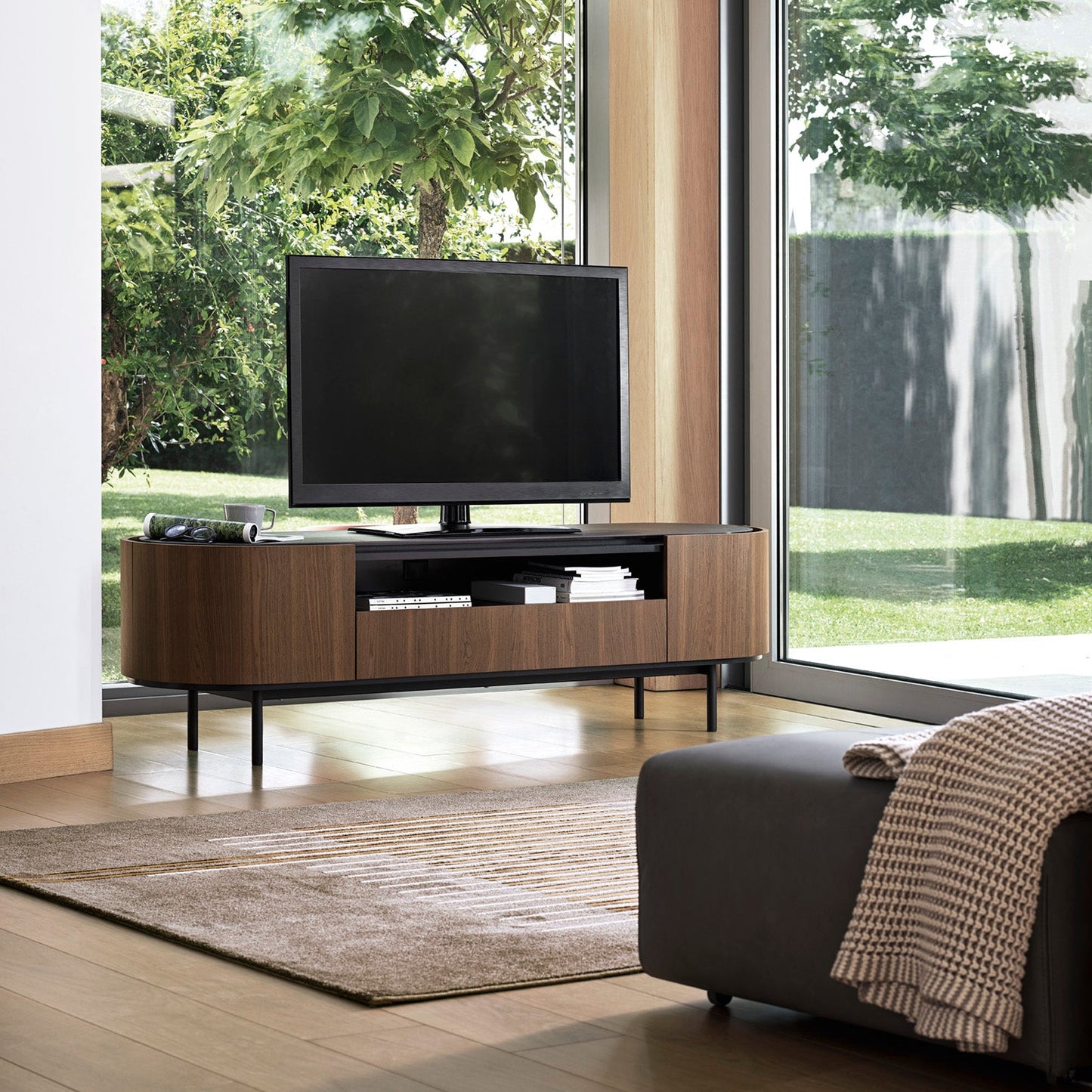 Lake Entertainment Cabinet 180