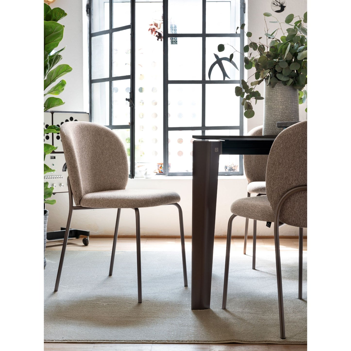 Cozy Mid Dining Chair