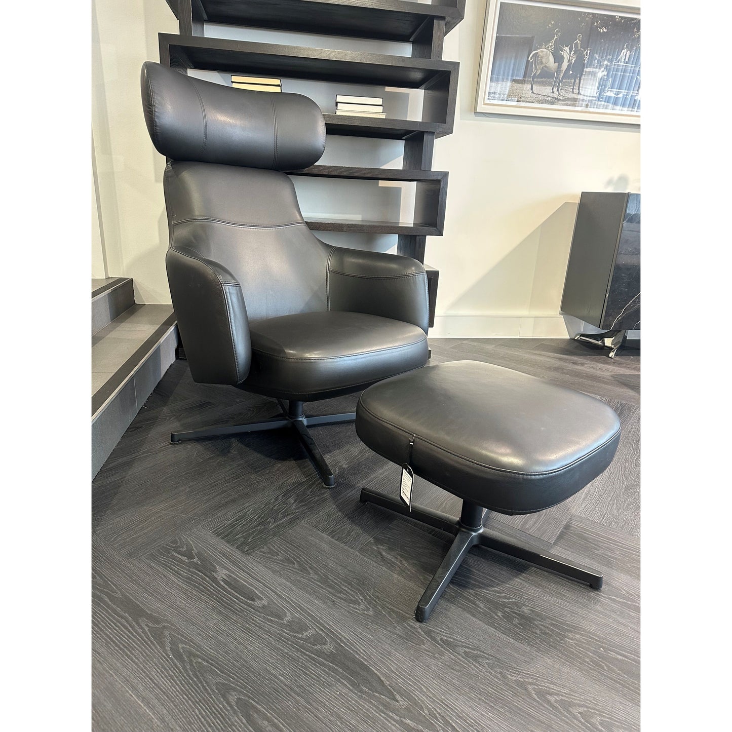Cuper Armchair & Ottoman