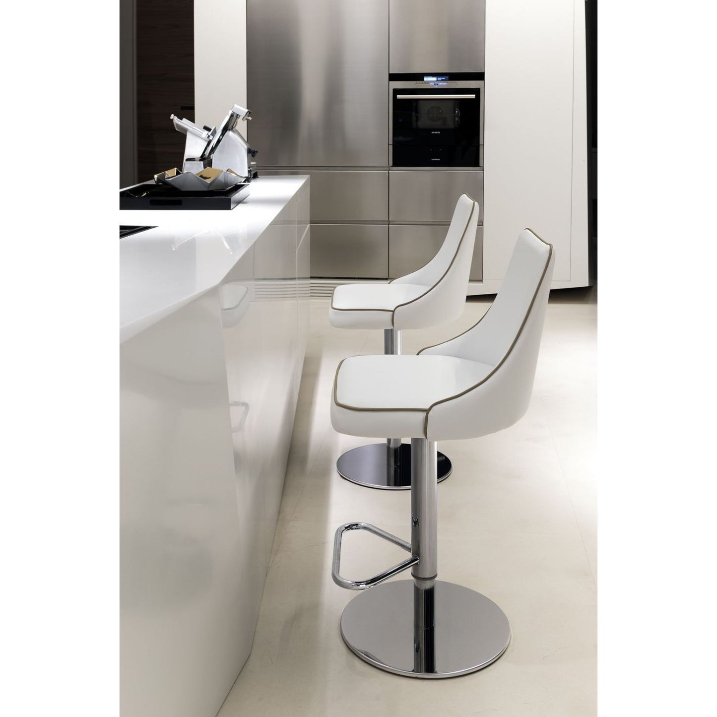 Clara Gas Lift Stool