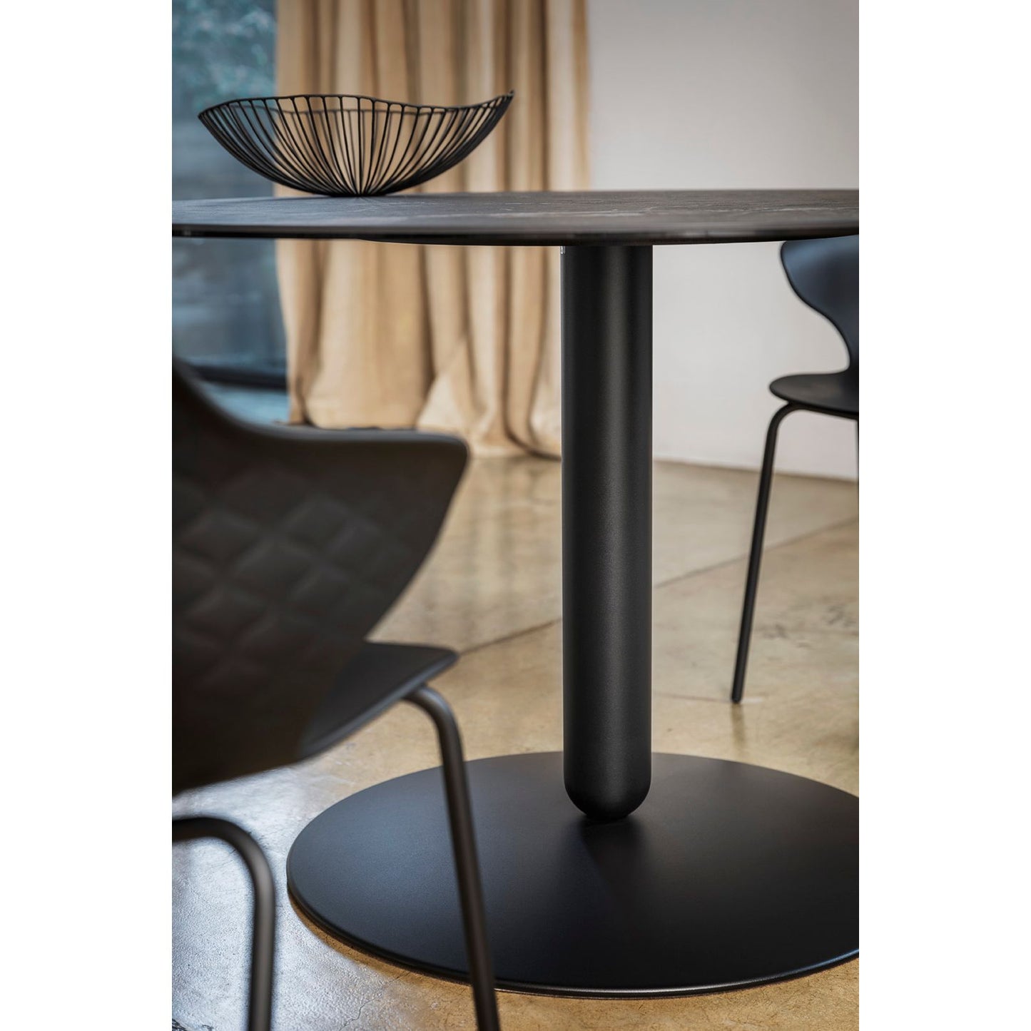 Balance Round Dining Table
