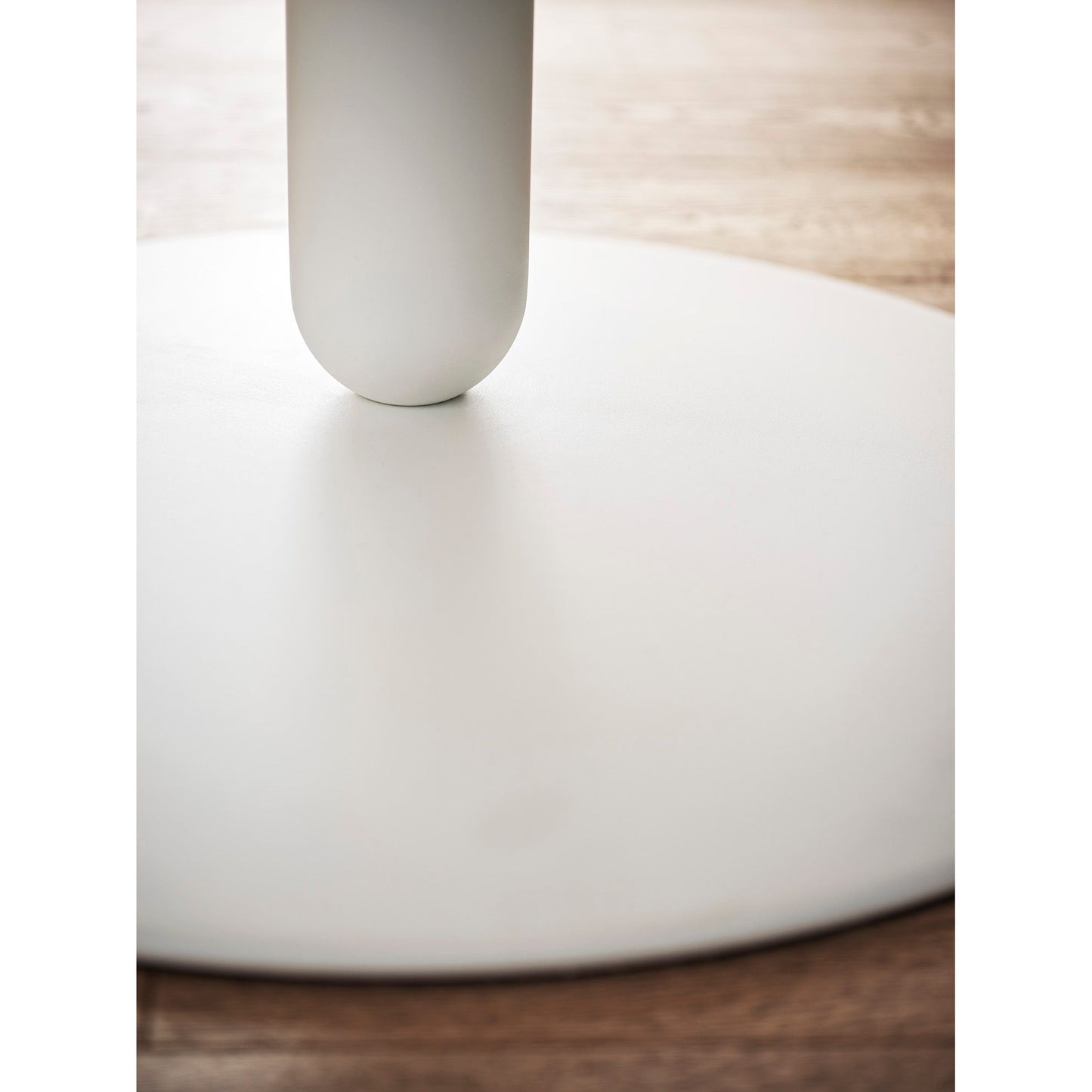 Balance Round Dining Table