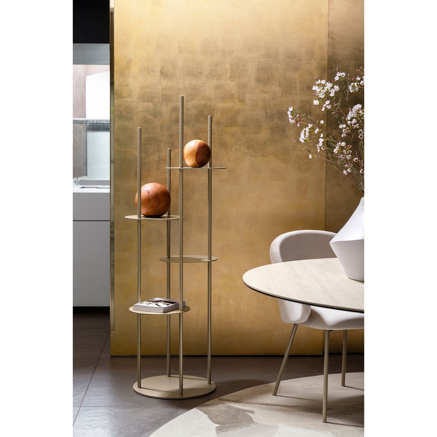 Circles Stand