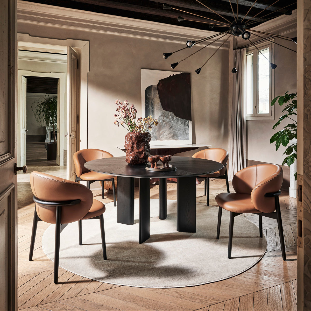 Sandy Round Dining Table – Voyager Interiors