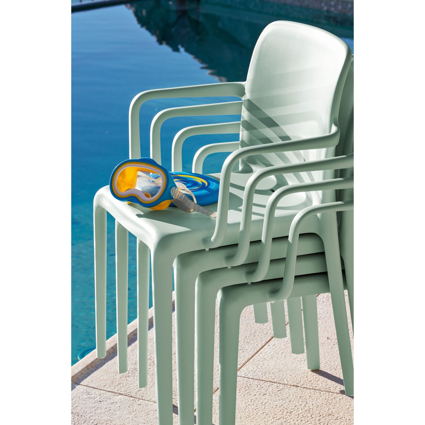 Bayo Carver Outdoor Dining Chair