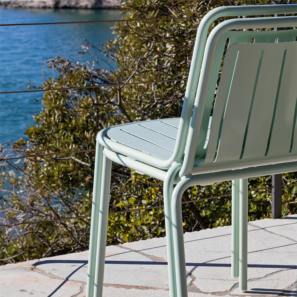 Easy Outdoor Dining Chair