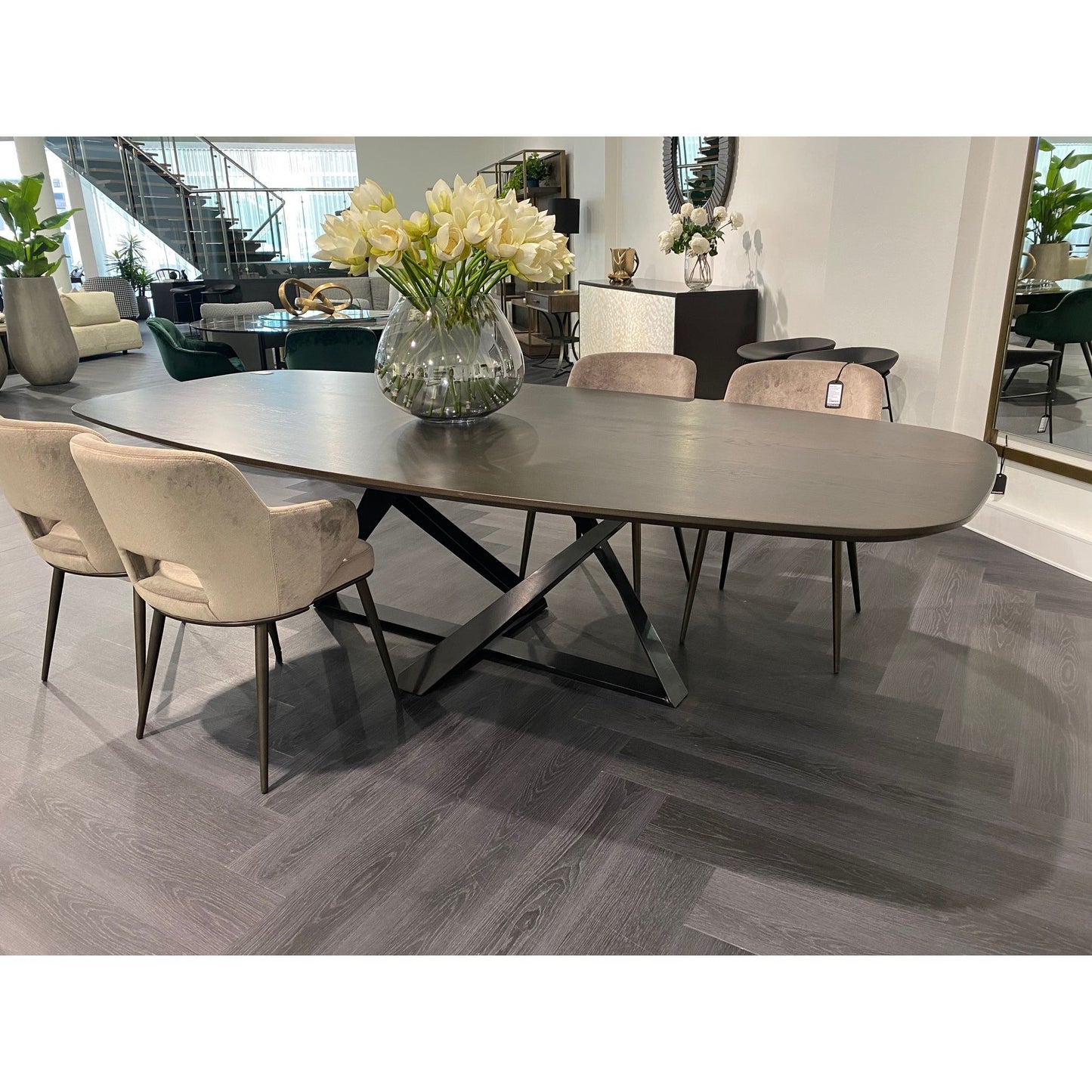 Curve Fixed Dining Table